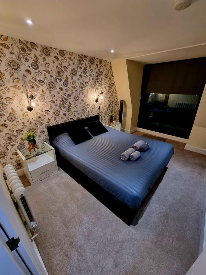 Stylish London Apartment With Terrace & Parking Ngoại thất bức ảnh