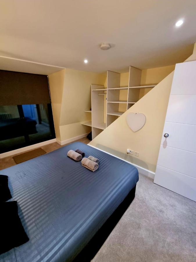 Stylish London Apartment With Terrace & Parking Ngoại thất bức ảnh